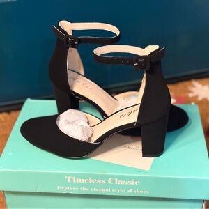 NIB Ankis Black Ankle Strap Block Heel Dress Pumps